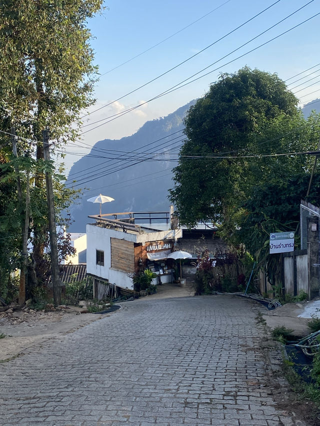 ฤดูฝนที่บ้านผาฮี้ | เชียงราย 🏡⛰️🌧️🌈