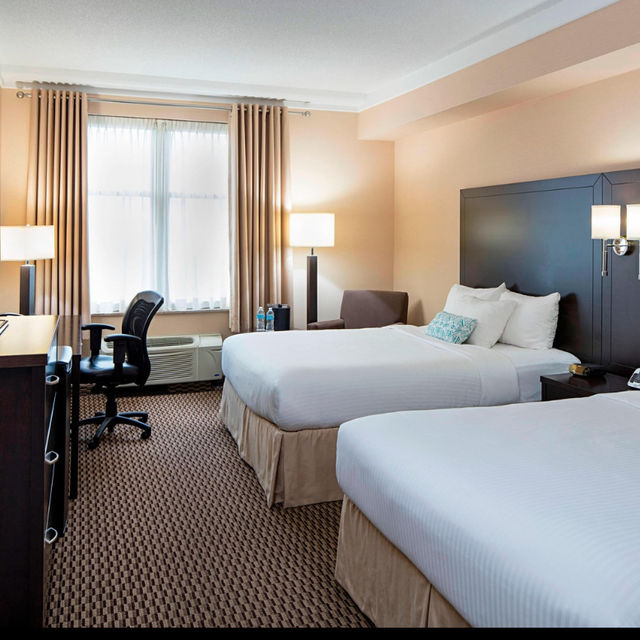 **Delta Hotel Guelph Conference Center: Seamlessly Blending Comfort and Functionality**