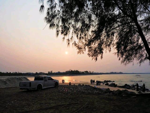 หาดนราทัศน์ จ.นราธิวาส