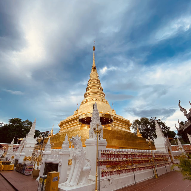 วัดพระธาตุแช่แห้ง