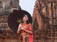 แต่งชุดไทยเป็นออเจ้า ถ่ายรูปสวยๆ ที่วัดไชยวัฒนาราม