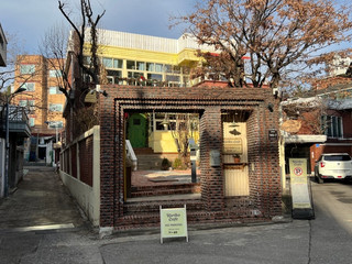 Yeonnam-dong Ghibli-inspired Cafe, Large Cafe, Dessert Hotspot
