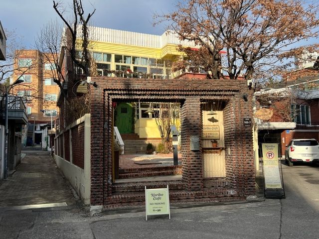 연남동 지브리 감성 카페, 대형 카페, 디저트 맛집