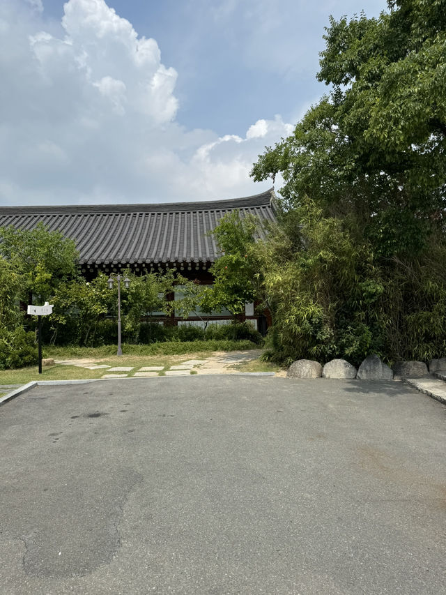 아주 넓은 정원이 있는 감성카페! 가을에 방문하기에 딱이랍니다 🌳