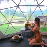 ที่พักบนแม่แตง วิวทิวเขา และสายหมอก