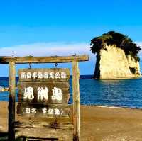 【絶景】自然が生み出した軍艦島！見附島