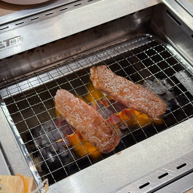 外星人主題👽路軌燒肉餐廳💕