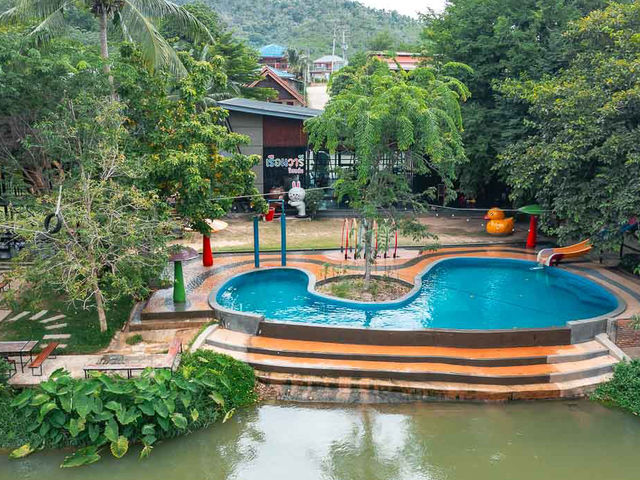 เรือนวารี รีสอร์ท