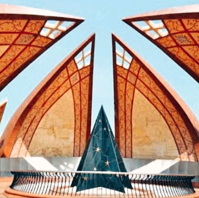 @ THE PAKISTAN MONUMENT.