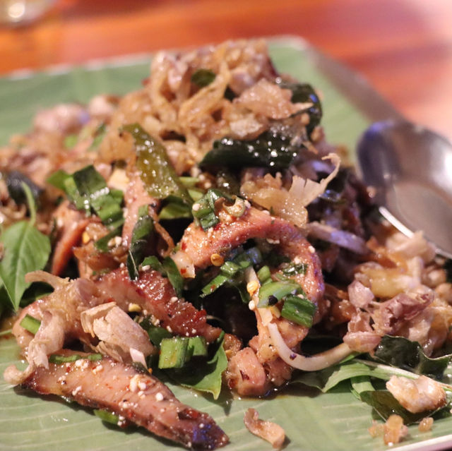 บ้านริมน้ำ