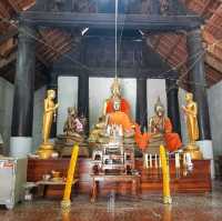 กราบสักการะของพรหลวงพ่อนาค