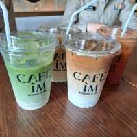 คาเฟ่สุดฮิตเมืองกรุง อิ่มในเมือง (ÌM En Ville)😊