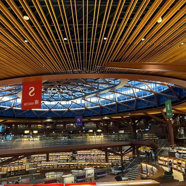 石川県立図書館📕