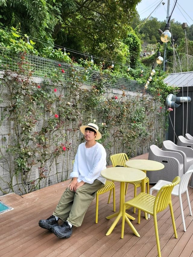 오션뷰와 정원이 아름다운 창원카페