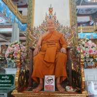 สักการะพระบรมสารีริกธาตุ ณ พระอารามหลวง