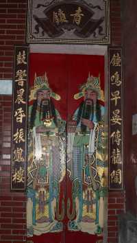 Shopping and exploring Shennong Street in Tainan
