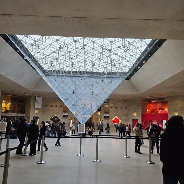 PARIS 