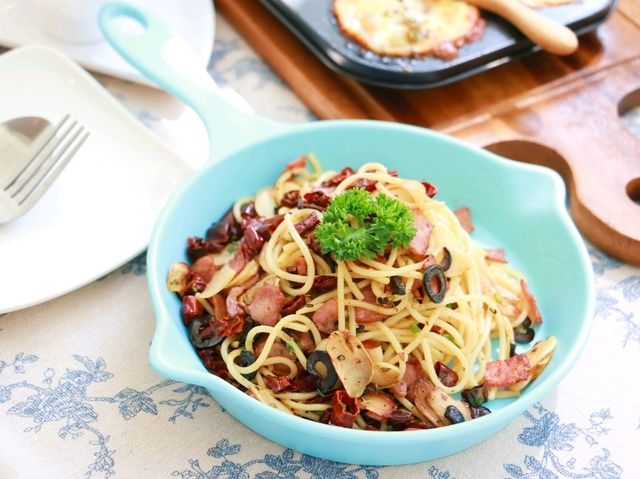 คาเฟ่ริมน้ำ Koffee Thai by บ้านน้ำเรือนศิลป์