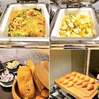 A PREMIUM CLUB LOUNGE RETREAT AT SERI PACIFIC HOTEL, KL