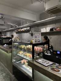8 Inch by Legend: A Must-Try Bakery for Cake Lovers