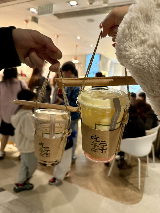 香港尖沙咀人氣手搖店吃茶三千🧋