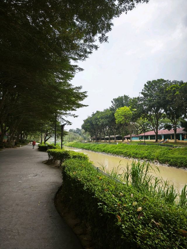 เดินเล่นริมน้ำ Kinta Riverwalk