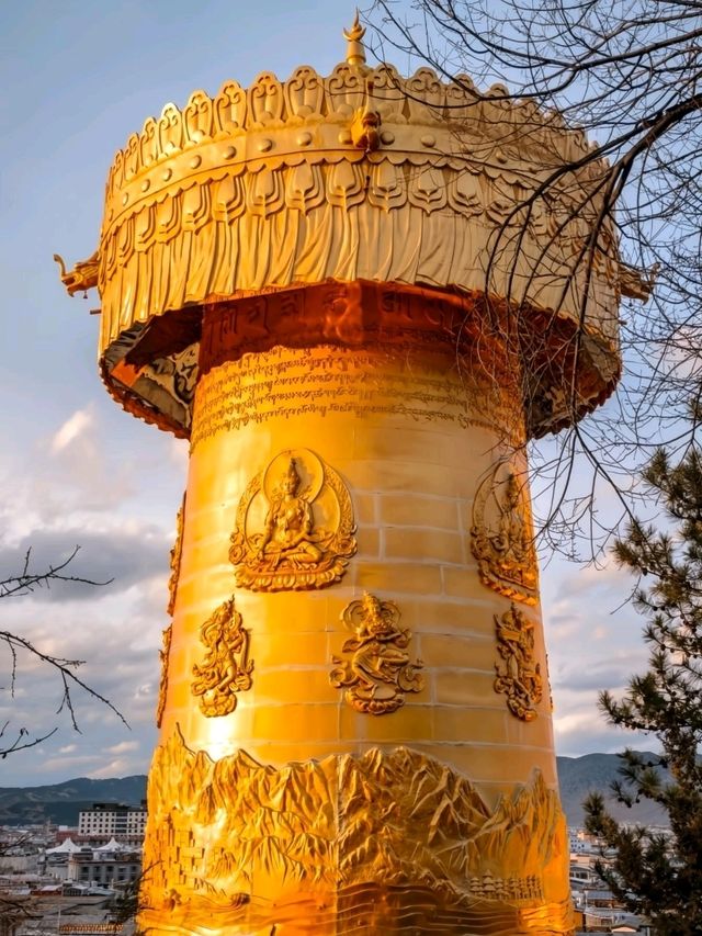 Discover the Magic of Dukezong Ancient Town: A Timeless Journey Awaits!