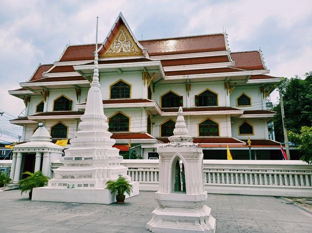 泰國曼谷湄南河畔著名古跡寺廟景點：Wat Suwannaram Ratchaworawihan，氣勢恢宏寺廟建築，十六世紀精美壁畫，適合打卡拍照📸冥想