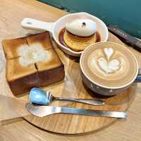 10 DIXANS NINGYOCHO: A Cozy Café in the Heart of Ningyocho