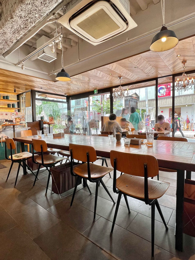 Strawberry Lover’s Paradise: Afternoon Tea LOVE & TABLE Omotesando