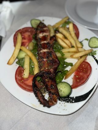 A Hidden Gem in Athens: Dinner at Aspro Alogo 🇬🇷🍽️