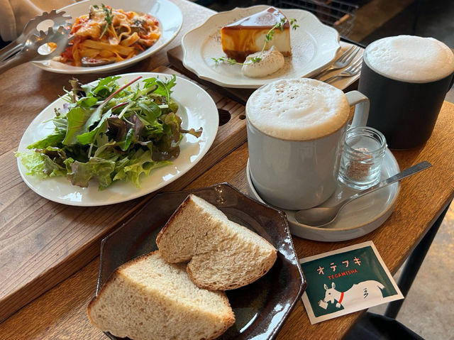 季節のチーズケーキが美味しいカフェ