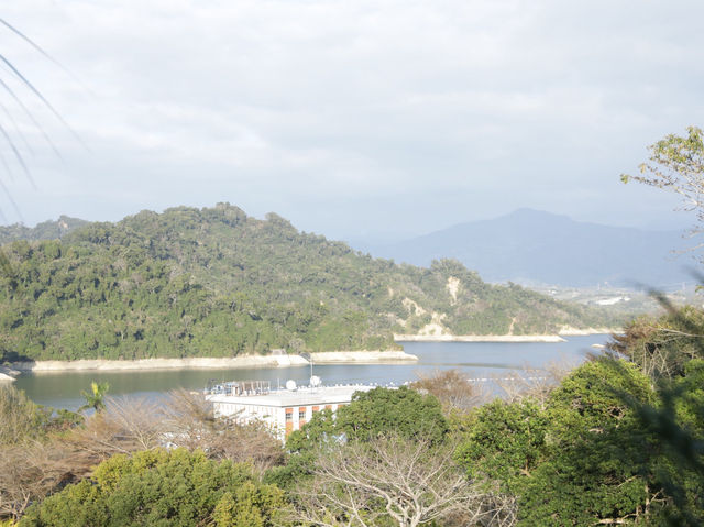 苗栗｜漫步苗栗鯉魚潭，療癒湖光山色  鯉魚潭水庫