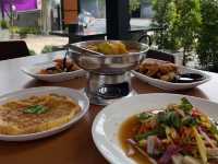 มาลี - Malee Restaurant 