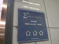 雷斯特公寓Test hotel房間竟然有按摩椅太舒服了？來金浦這家就對了！早餐美味、地點便利，還有按摩椅房型可選！