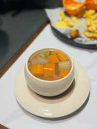 🔥【啟德網球牆打卡Cafe！高質fusion菜+邪惡芝士瀑布🧀】  