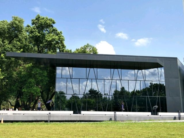 一座藏在森林裡的圖書館#屏東縣立圖書館總館-屏東縣屏東市