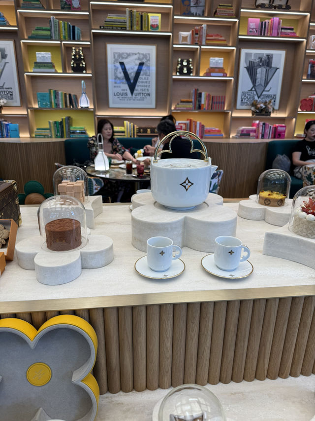 First in Southeast Asia: Le Café Louis Vuitton - Bangkok