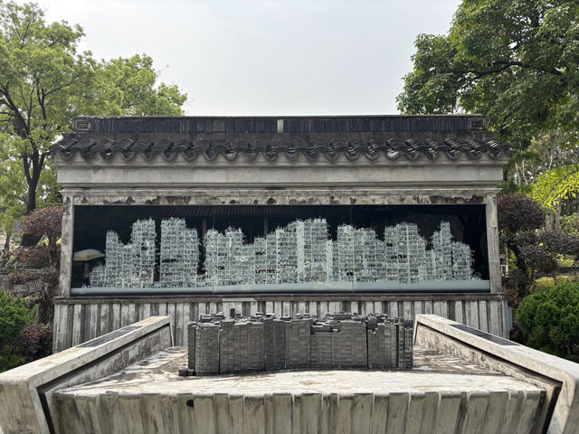 アジアの巨大スラムだった九龍城跡にある九龍塞城公園