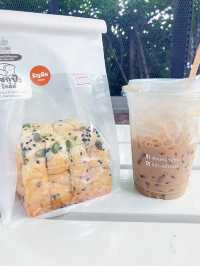 สวนหน้าบ้าน คาเฟ่ & เบเกอรี่โฮมเมค ชลบุรี