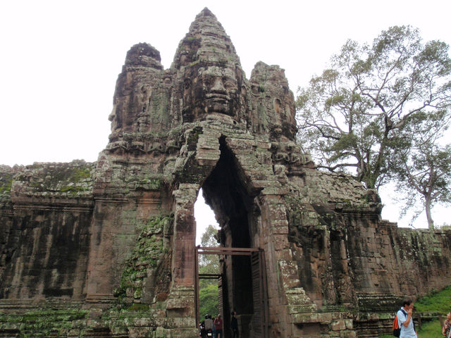 Whispers of Stone: A Morning at Bayon Temple