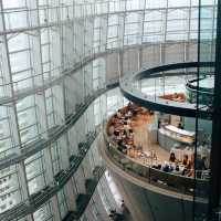 The National Art Center แค่เดินดูตึกก็คุ้มแล้ว