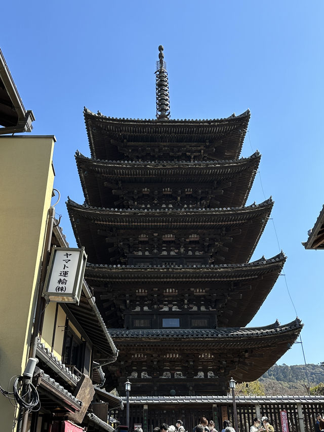 茶香、石板路與時間靜止的午後