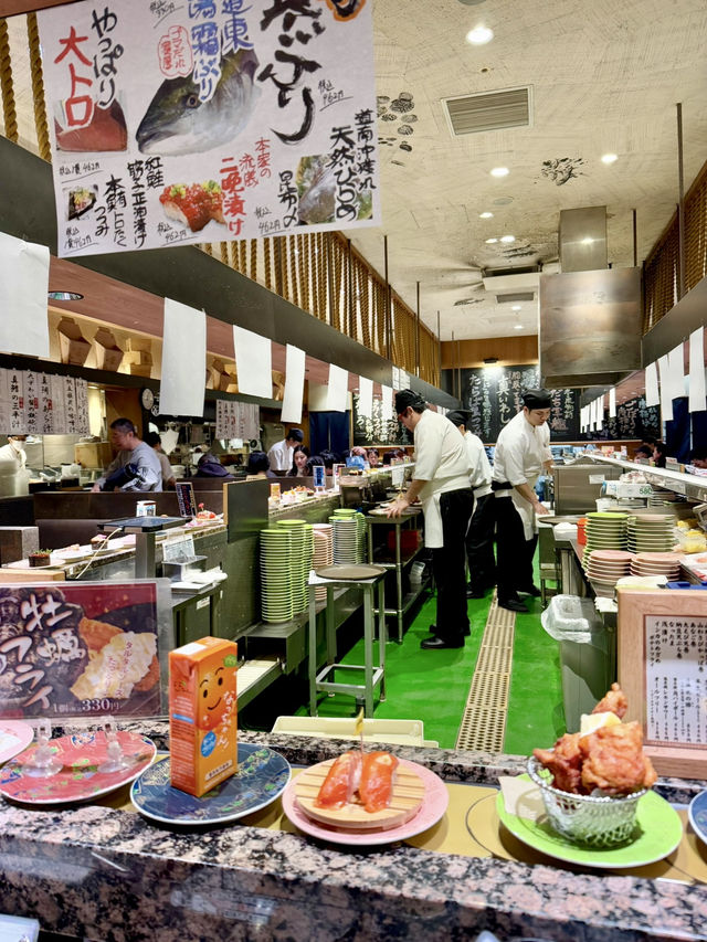 A Snowy Day in Sapporo – Cold Hands, Warm Food & Sweet Finds☃️