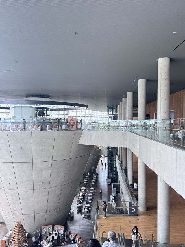 도쿄 너의 이름은 배경지,꼭 가야할 국립신미술관