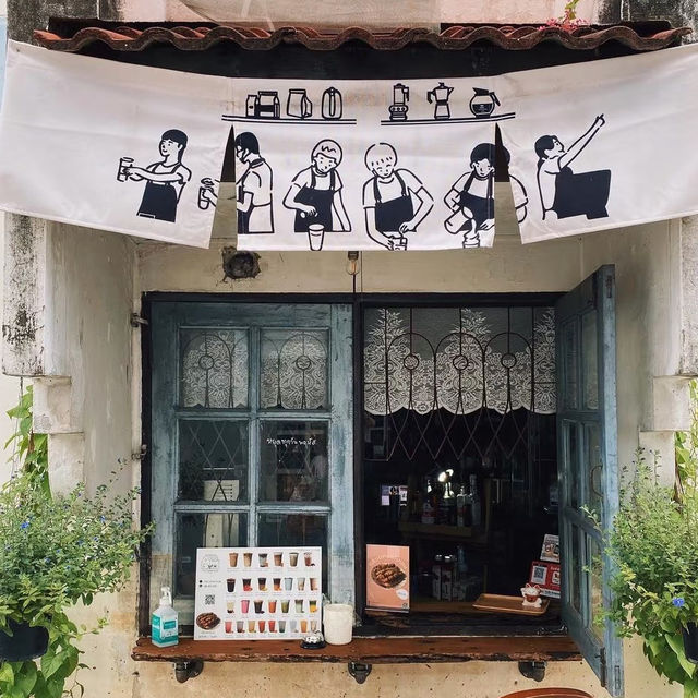 Tiny Coffee House คาเฟ่เล็กๆสไตล์โฮมมี่