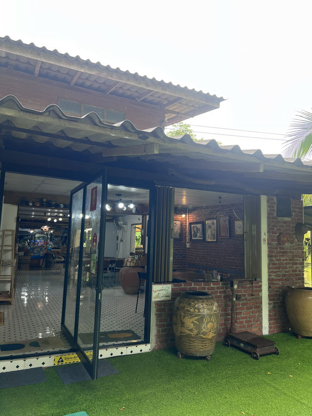 สจ.แบน  ร้านอาหาร