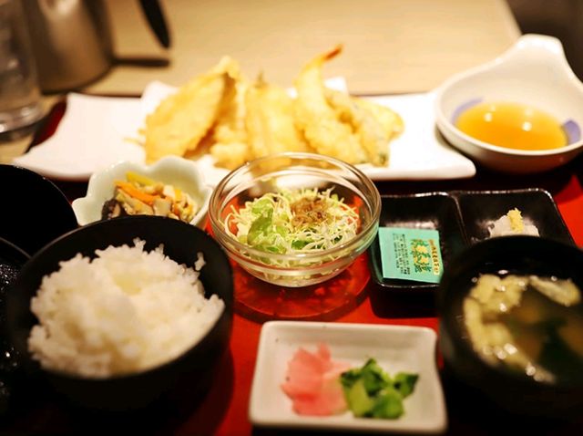[🇯🇵広島] 瀬戸内の恵みを味わう！「小魚 阿も珍」で楽しむ新鮮魚介定食 