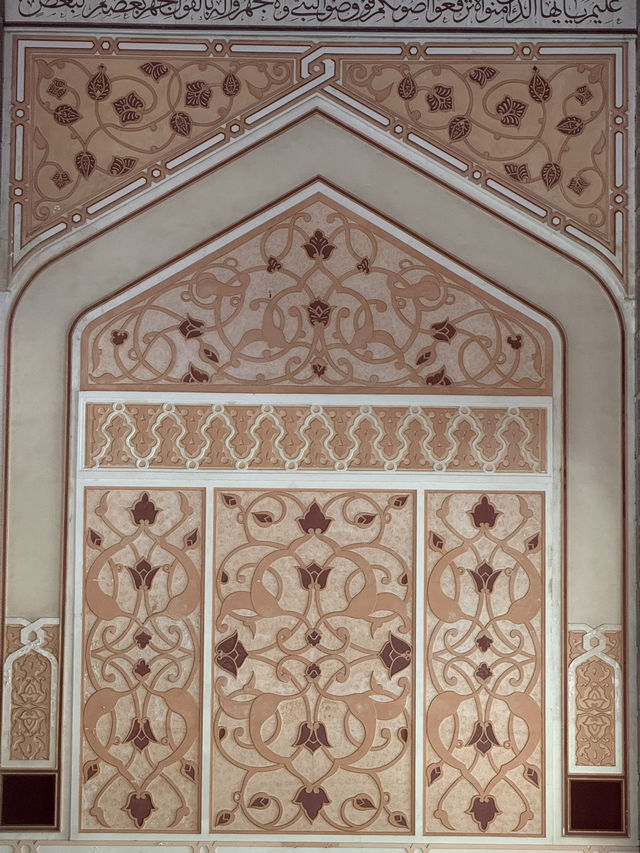 Masjid Putra: the serenity in rose