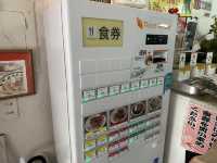 【亀かめそば｜かめかめそば】 那覇・若狭の地元食堂で味わう、コスパ抜群の沖縄そば